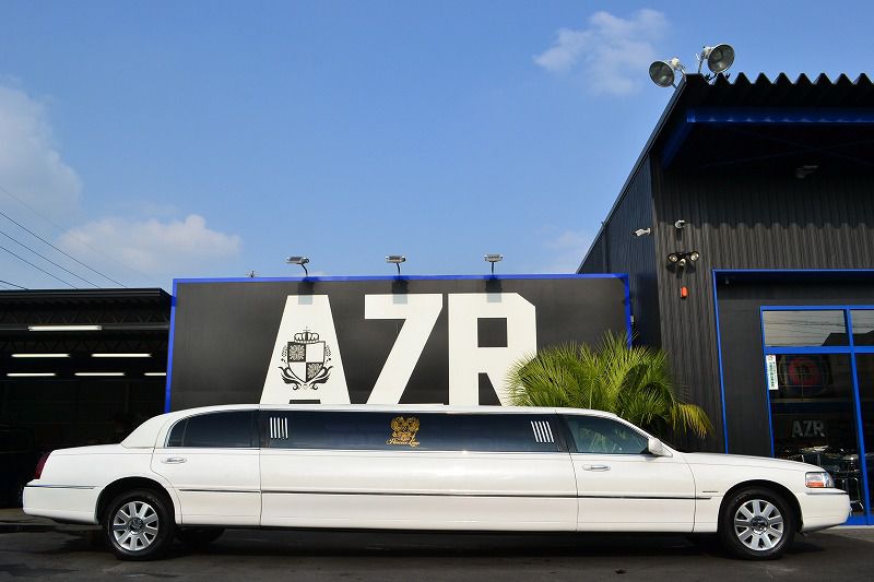 Lincoln Town Car Limousine
